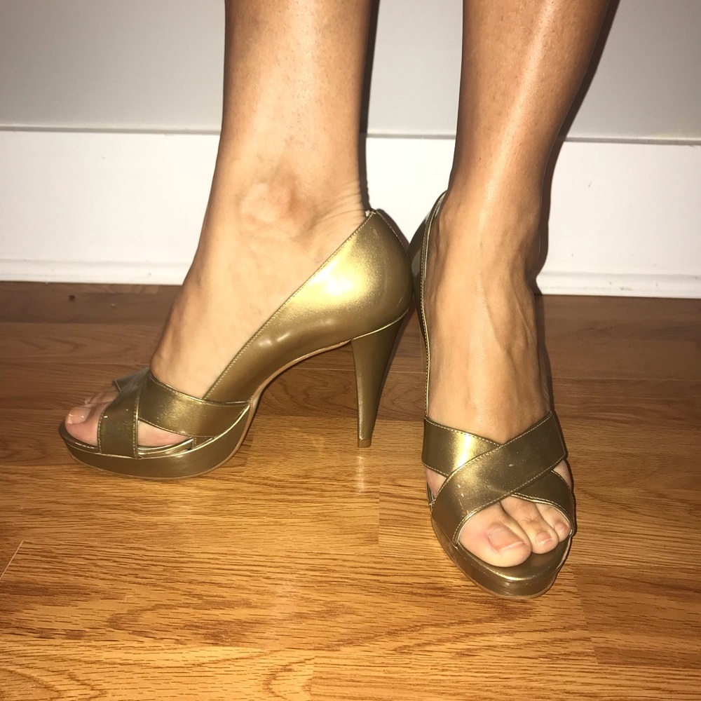 Like New Gold Peep Toe Heels